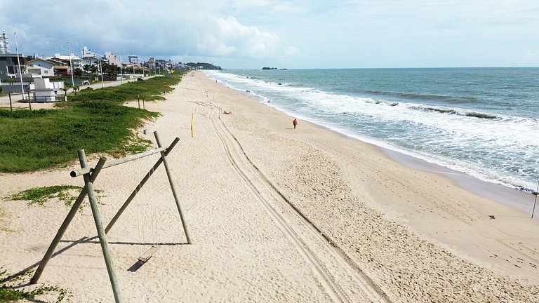 120m da praia no centro de Piçarras