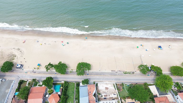 120m da praia no centro de Piçarras