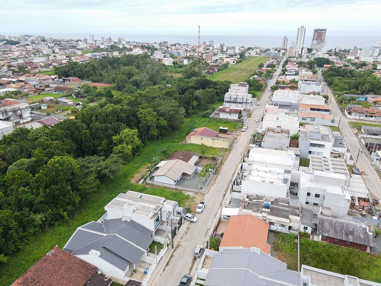 Apenas 700m do mar e 25min do Beto Carrero