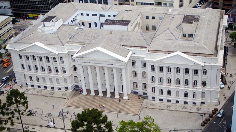 Centro | Com garagem | UFPR | Teatro Guaira