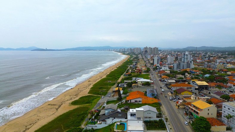 Cobertura Espaçosa | Conforto e Praia a 300m