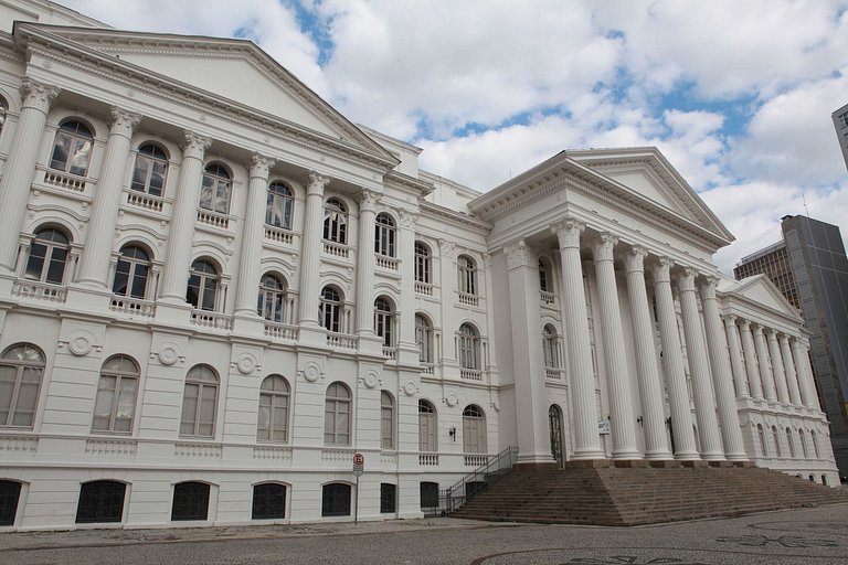 Perto UFPR, Teatro Guaira e Rodoviária - Curitiba